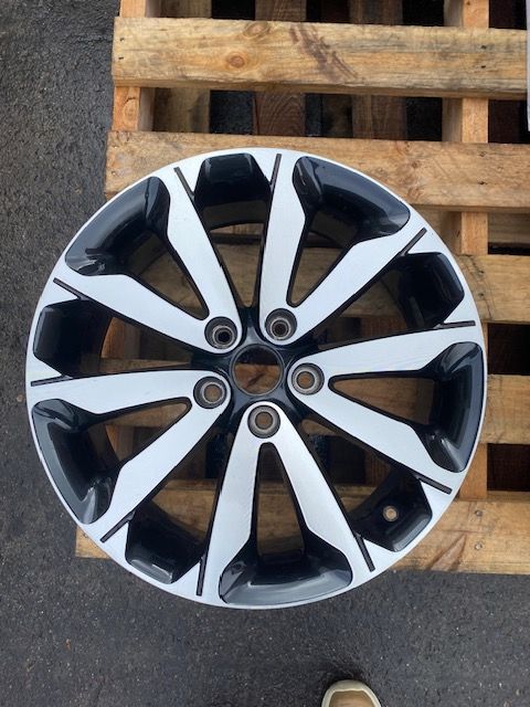 KIA SPORTAGE "USED" - 18x7 - BLACK/MACHINED "V" SPOKE - PCD: 5/114.3 ET: 50 -  SINGLE WHEEL ONLY