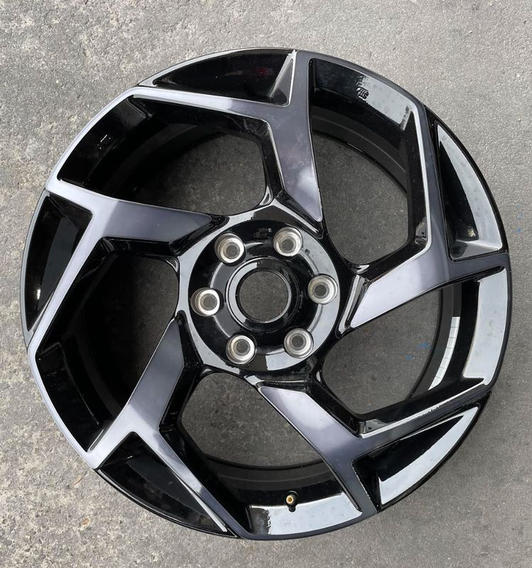 ISUZU MU-X SUV OEM *TAKE OFF* - 20x7.5 - BLACK WHEEL PCD: 6/139.7 ET: 33P -  SINGLE WHEEL ONLY - EXCELLENT CONDITION