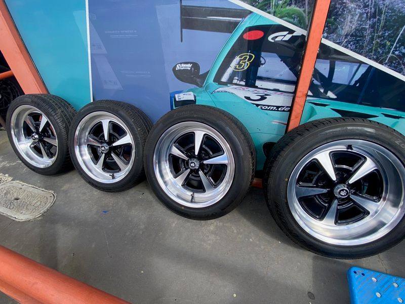 *USED PACKAGE* 17" CTM GTS SPRINT used Wheel and Tyres - Fits Torana with HQ stud ET:0 5x120.6
