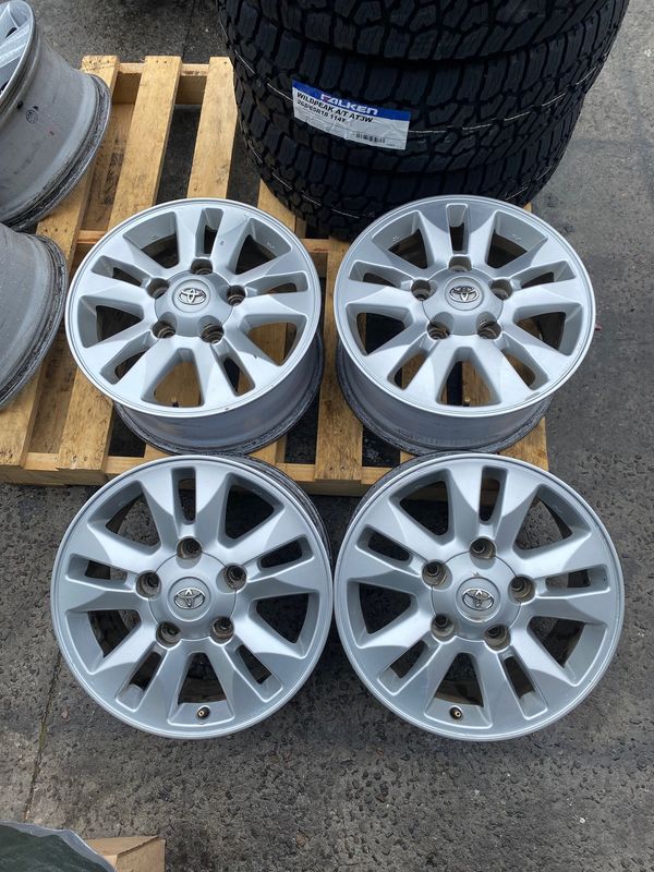 *USED* SET 4 TOYOTA OEM LANDCRUISER GXL 200 SERIES WHEELS - 17X8 - SILVER PCD: 5/150 60P