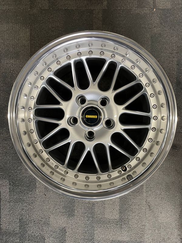 *USED* SIMMONS OM1 SILVER / MIRROR LIP & CHROME RIVETS Size:17x9.5 5/120.65 ET:0 - HQ/CHEV FITMENT