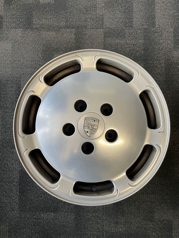 *USED SINGLE* 16 *USED SINGLE* 16" PORSCHE 928 SILVER PCD: 5/130 ET32P