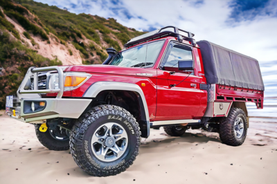 TOYOTA LANDCRUISER 70 SERIES