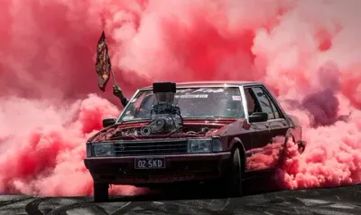 COLOURED SMOKE & GENDER REVEAL TYRES