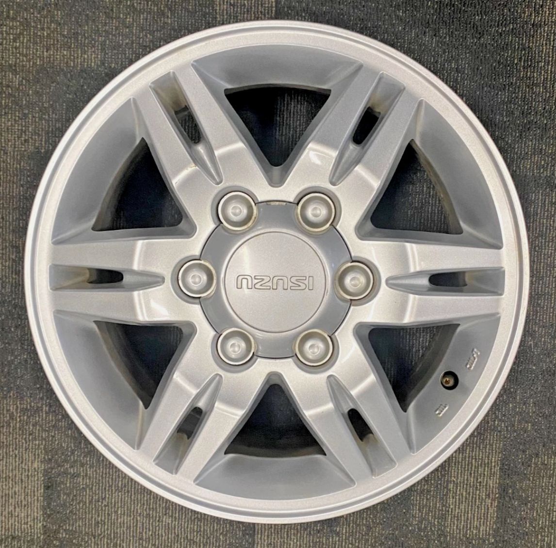 *USED* 16x7" SET OF 4 OEM ISUZU SILVER ALLOY WHEELS SUIT D-MAX PCD: 6/139.7 ET: 33P