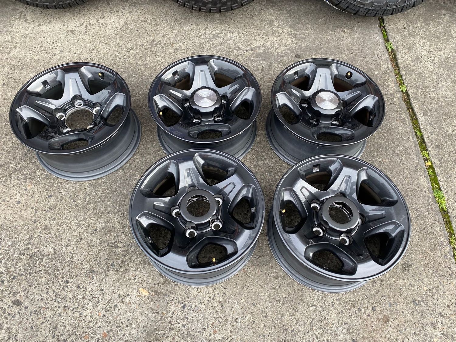 *TAKE OFF* SET OF 5 GENUINE OEM TOYOTA LANDCRUISER 79 SERIES GUNMETAL WHEELS. 16 *TAKE OFF* SET OF 5 GENUINE OEM TOYOTA LANDCRUISER 79 SERIES GUNMETAL WHEELS. 16"x 7". PCD: 5/150