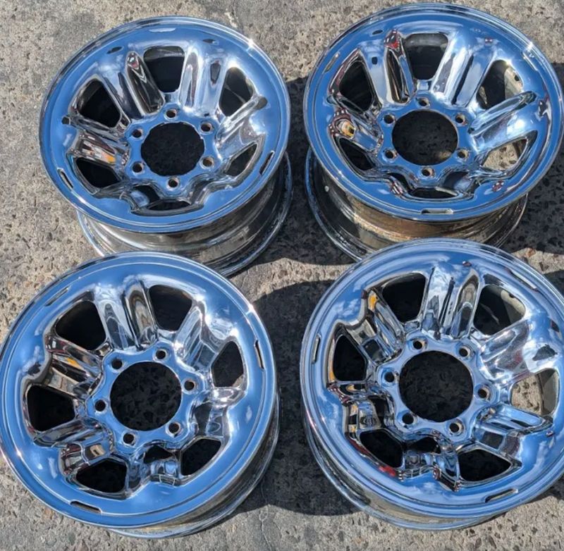 *USED* SET OF 4 15x7 GENUINE 80 SERIES LANDCRUISER GLX CHROME WHEELS PCD: 6/139.7 ET: 0