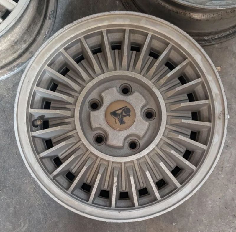 SINGLE - GENUINE HOLDEN COMMODORE VB VC SL/E SL/X WHEEL 15x6 SINGLE - GENUINE HOLDEN COMMODORE VB VC SL/E SL/X WHEEL 15x6" WITH CAP PCD: 5x120 MULTIPLE AVAILABLE