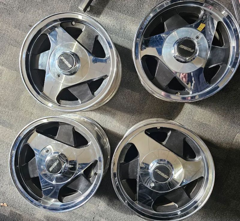 *USED* set of 4 - PRIME TRI BLADE CHROME WHEELS 15x7" PCD: 5x114.3 ET: 21P - SUIT 2WD HILUX