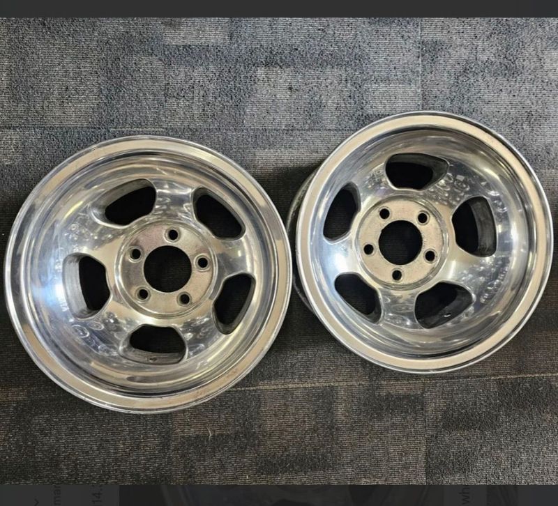 *USED* PAIR OF POLISHED 5 SLOT WHEELS 14x8" PCD: 5x114.3 ET: 18N FORD VALIANT