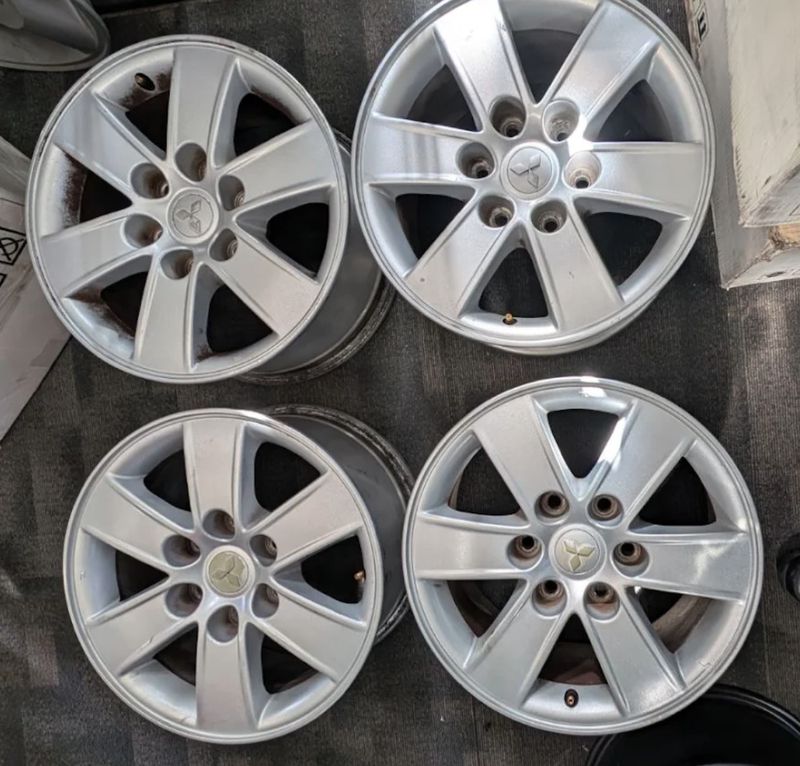 *USED* SET OF 4 MITSUBISHI OEM TRITON WHEELS 17x7.5" PCD: 6X139.7 ET: 38P