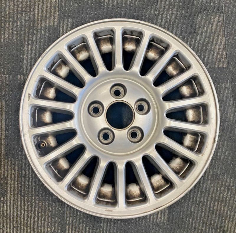 *USED* SINGLE GENUINE FORD AU FAIRMONT GHIA - 16x6.5" 5x114.3 ET: 36.5P