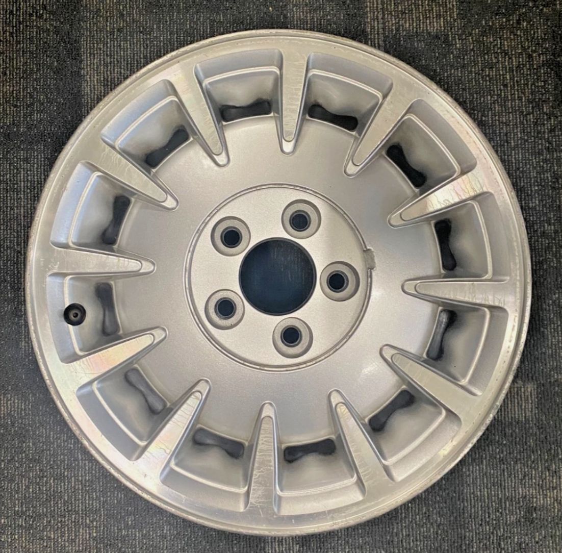 *USED* SINGLE GENUINE FORD FALCON AU 1999 WHEEL - 16x6.5" 5x114.3 ET: 36P SILVER