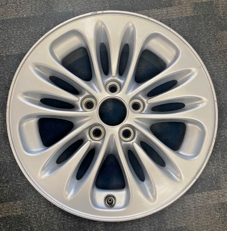 *USED* SINGLE GENUINE FORD AU XR FALCON WHEEL - 16x7" 5x114.3 ET: 36.5P