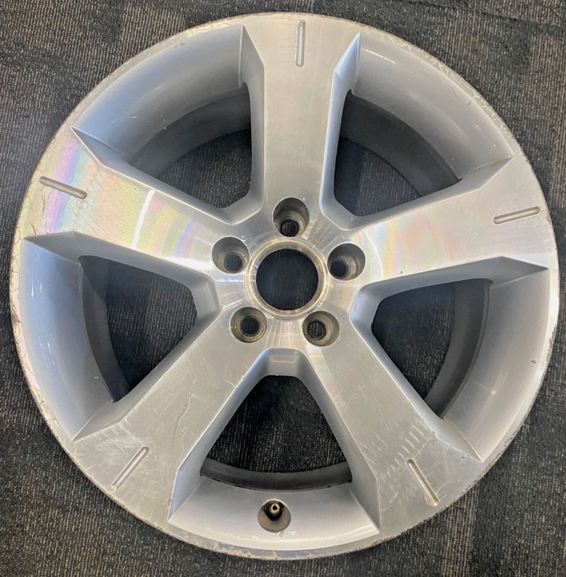 *USED* SINGLE FORD BA XR6 XR8 18x8" SILVER WHEEL PCD: 5/114.3 ET:36.5P