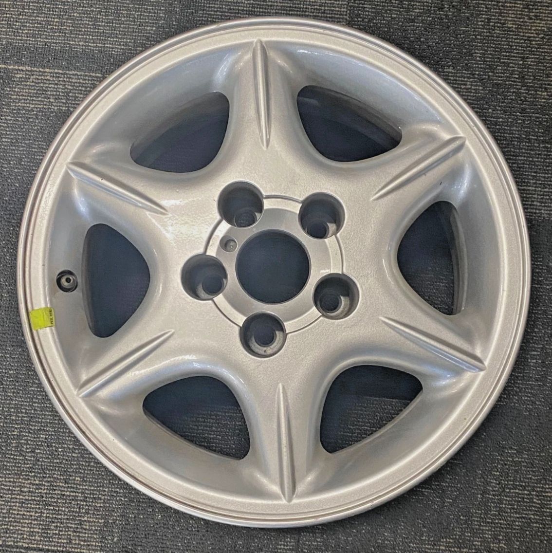 *NEW* SINGLE GENUINE FORD EL XR6 & XR8 - 15x7" 5x114.3 ET: 6.4P SILVER