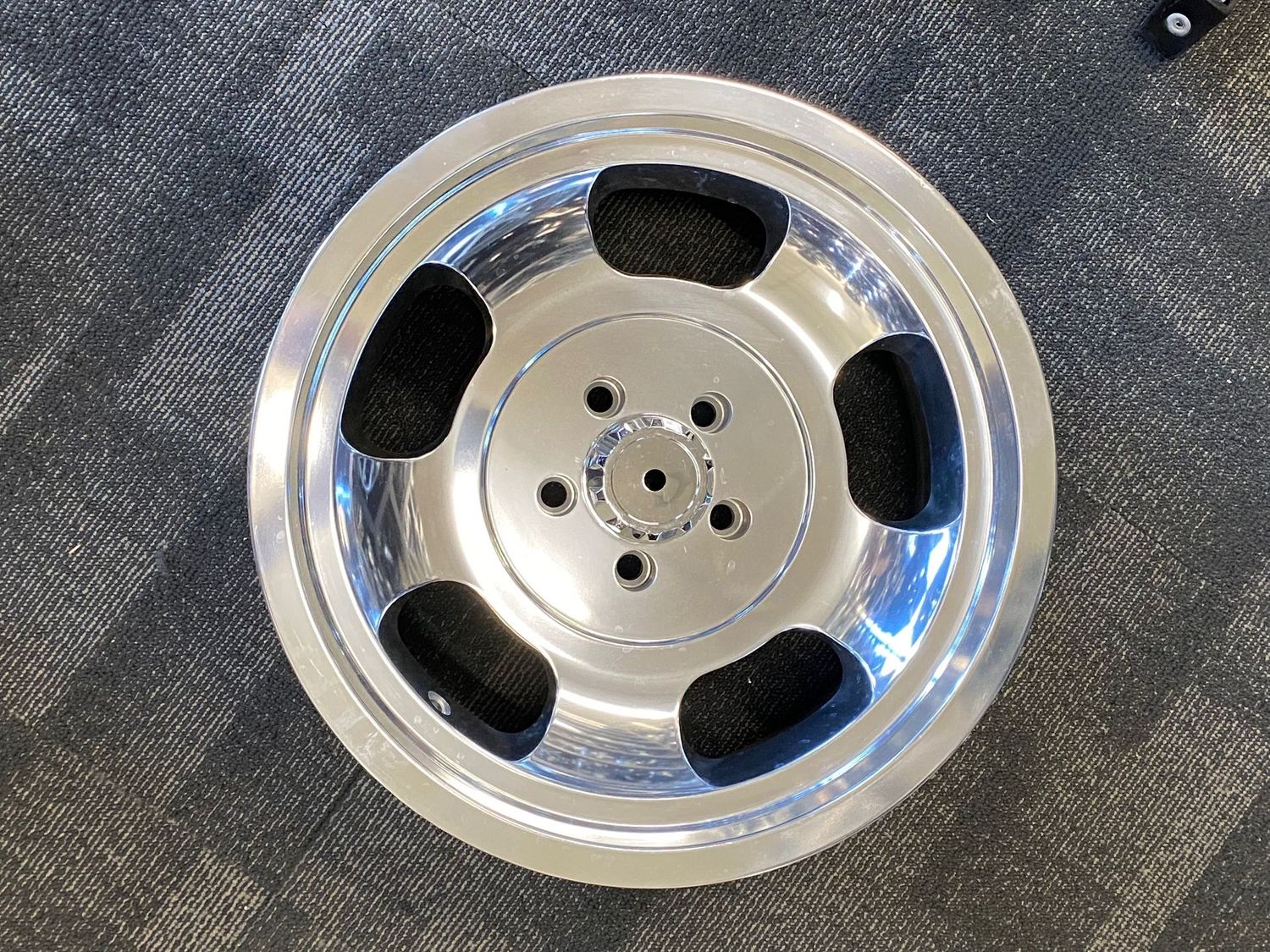SHOP SOILED 5 - SLOT SHOP SOILED 5 - SLOT "ELIMINATOR" WHEELS 15x7" & 15x8" EARLY VALIANT PCD: 5/101.6