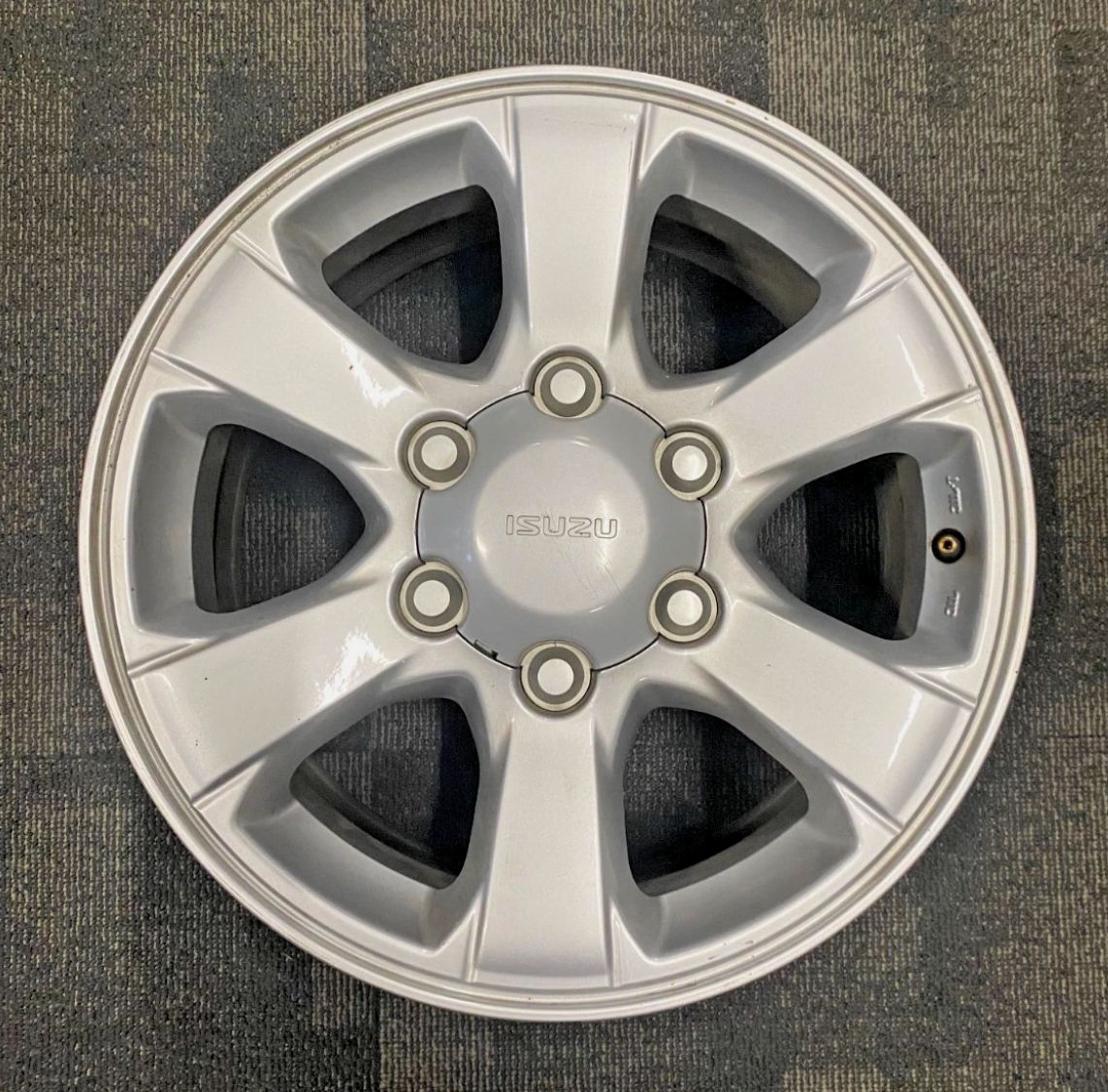 *USED* 16x7" SET OF 4 OEM ISUZU SILVER ALLOY WHEELS D-MAX PCD: 6/139.7 ET: 33P