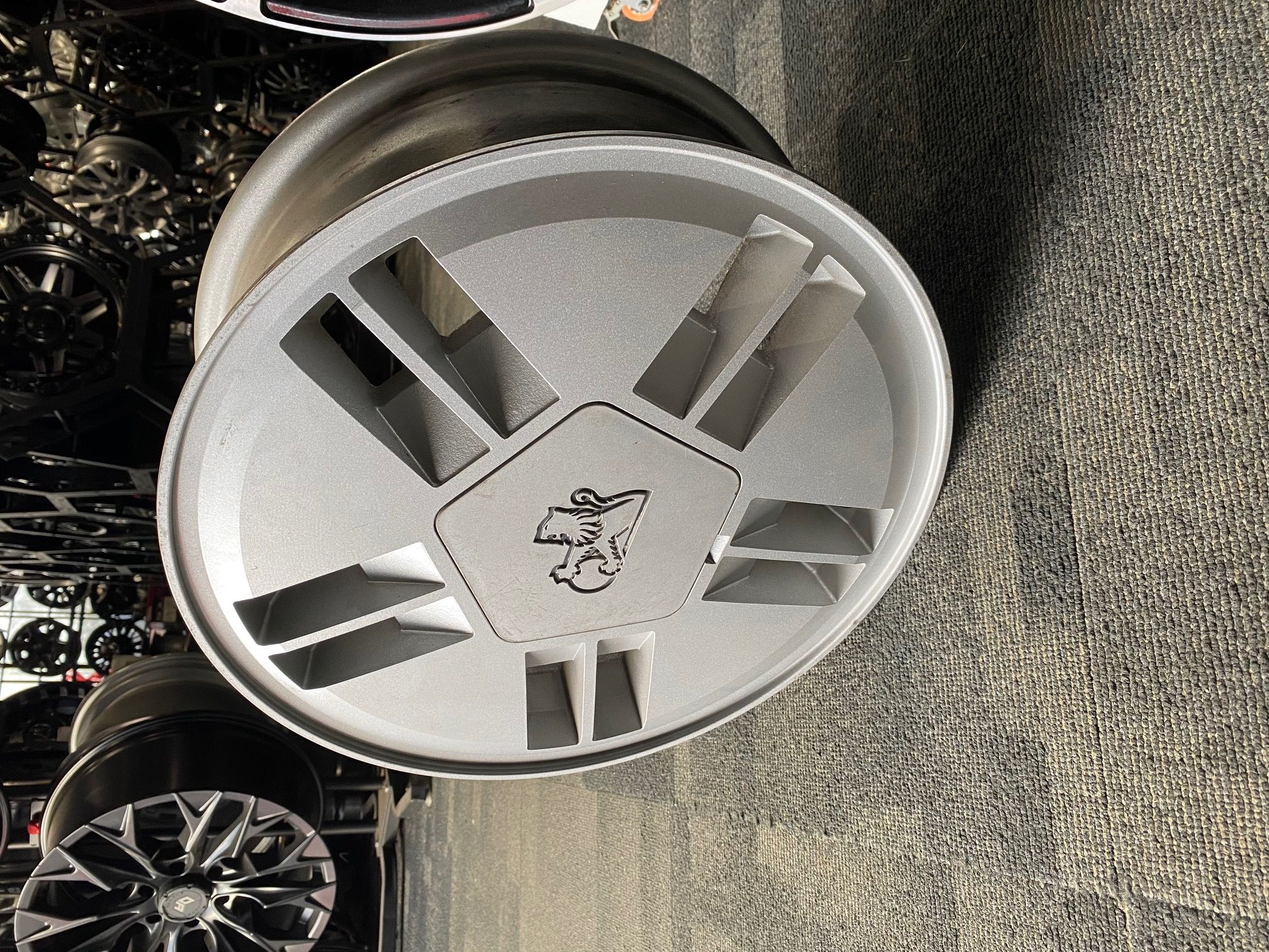 *NEW* 15x6'' HOLDEN VH SL/E OEM STYLE ALLOY SILVER WHEEL PCD: 5X120 ET: 44P - SINGLE WHEEL - INCLUDES ORIGINAL CAP