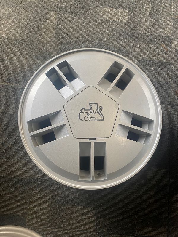 *NEW* 15x6'' HOLDEN VH SL/E OEM STYLE ALLOY SILVER WHEEL PCD: 5X120 ET: 44P - SINGLE WHEEL - INCLUDES ORIGINAL CAP