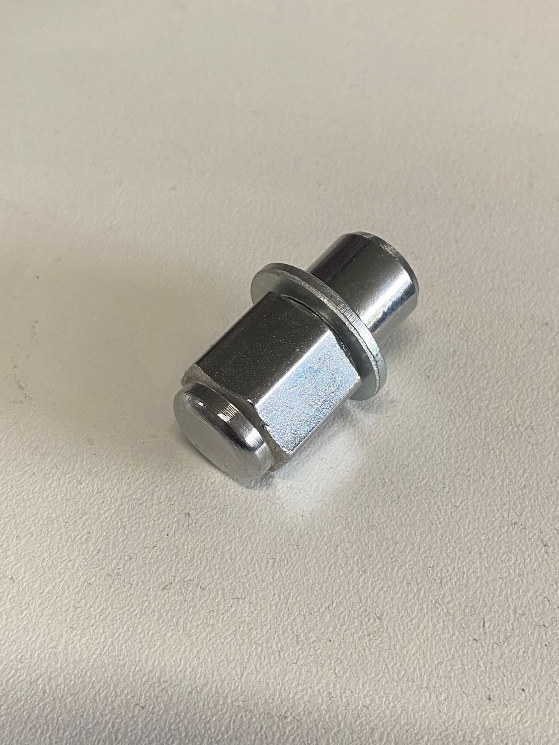 EARLY HYUNDAI MAG SHANK WHEEL NUT & WASHER SETS CHROME 10x1.25 SET of 16 EARLY HYUNDAI MAG SHANK WHEEL NUT & WASHER SETS CHROME 10x1.25 SET of 16