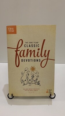 The One Year Classic Family Devotions 9781496402554