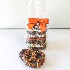 Seasonal Choc Covered Pretzels, 7 count