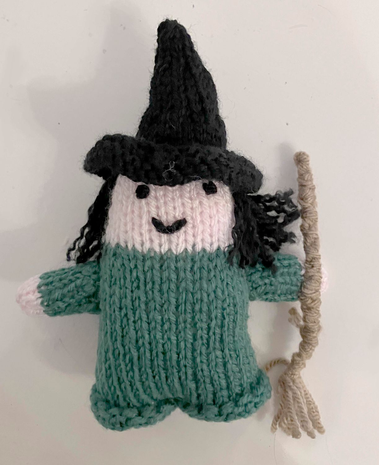 KNITS - Winnie Witch