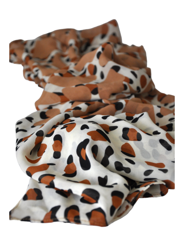 Scarf Leopard