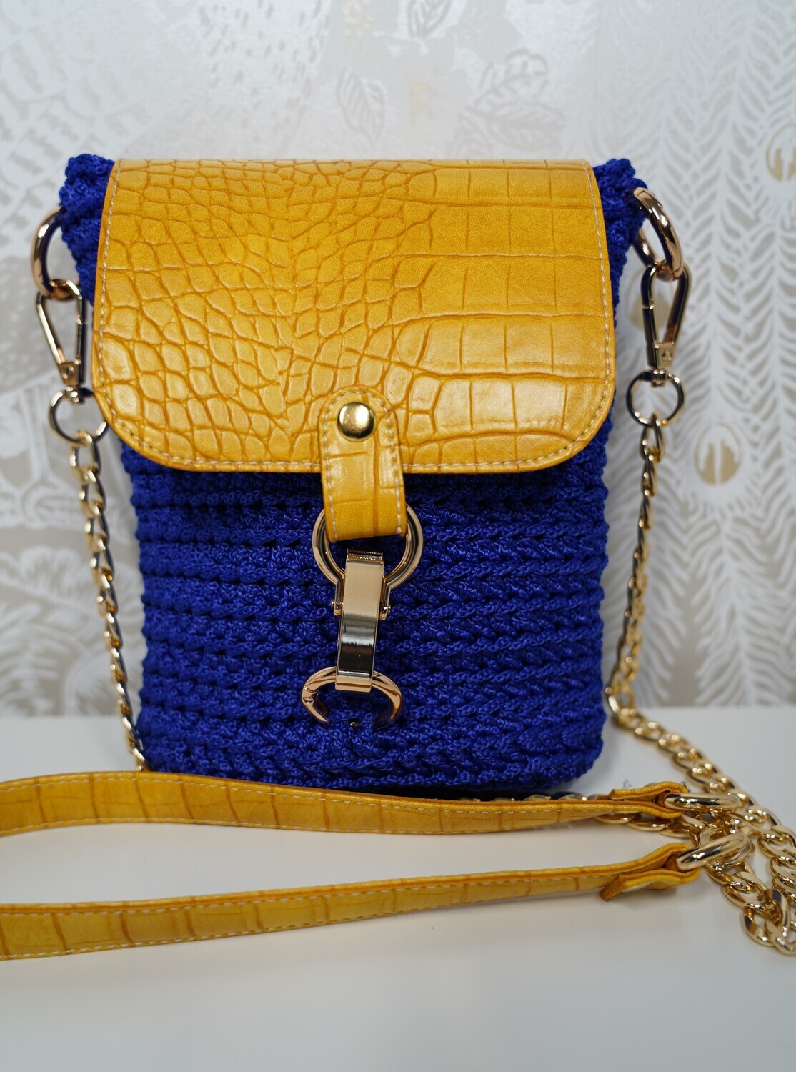Gehäkelte Tasche Naomi, Krokogelb Königsblau