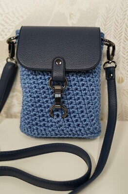 Gehäkelte Tasche Naomi, Jeansblau