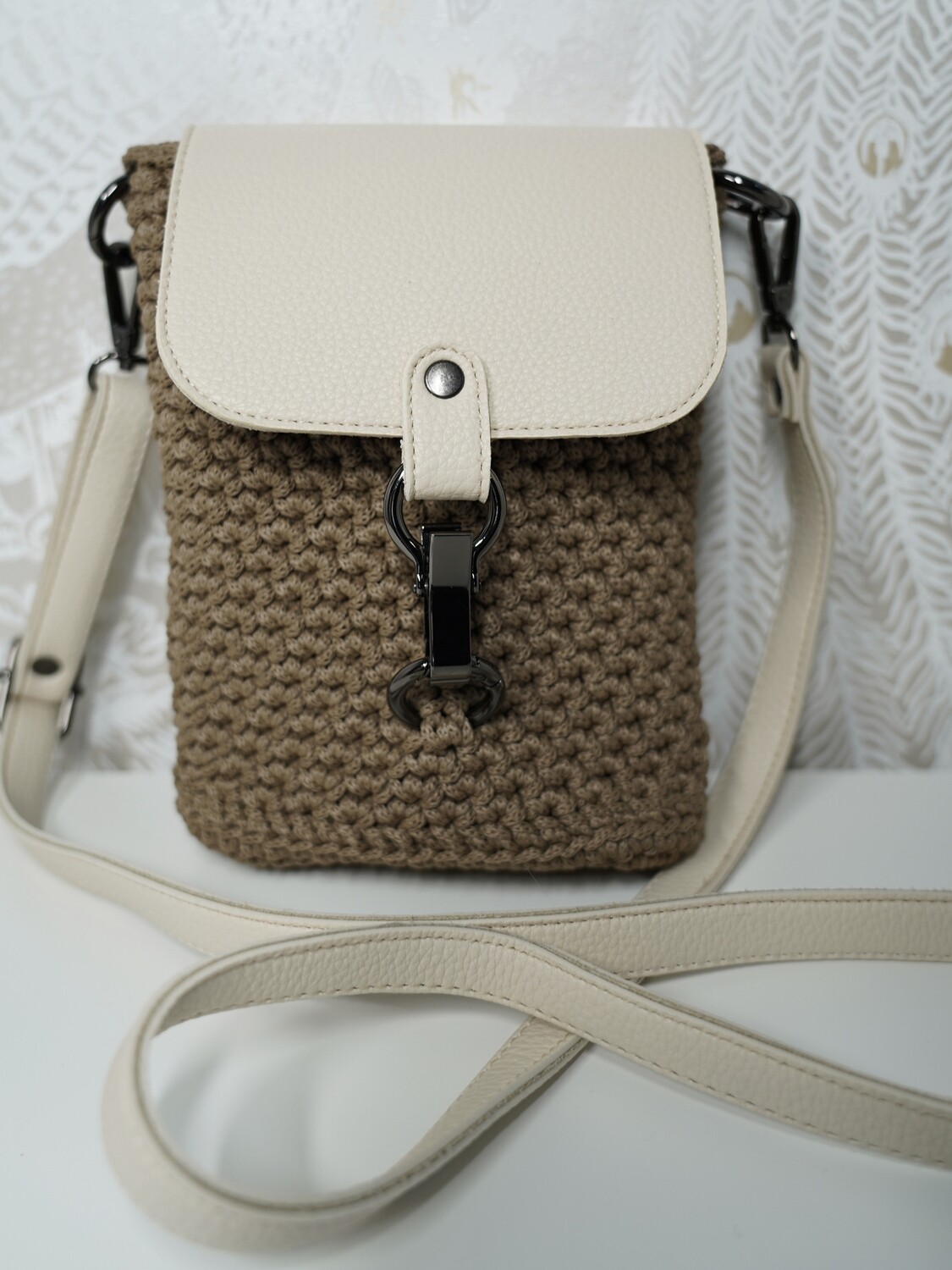 Gehäkelte Tasche Naomi, Taupe / Sugar