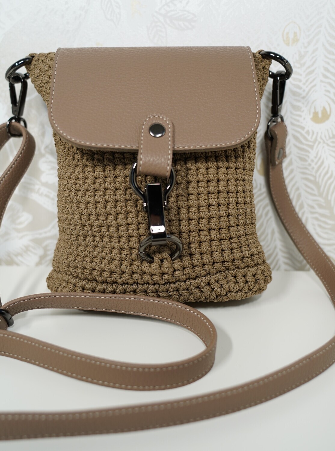 Gehäkelte Tasche Naomi, Taupe