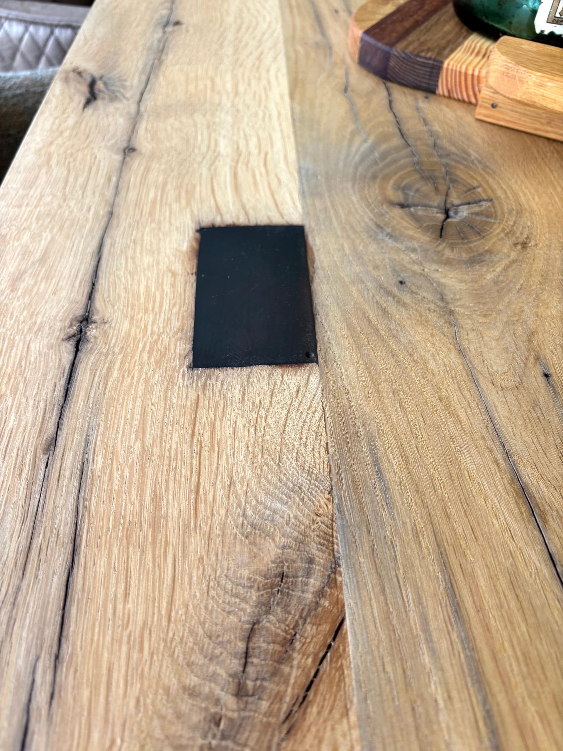 Blokhouten eettafel met onderstel matrix zwart