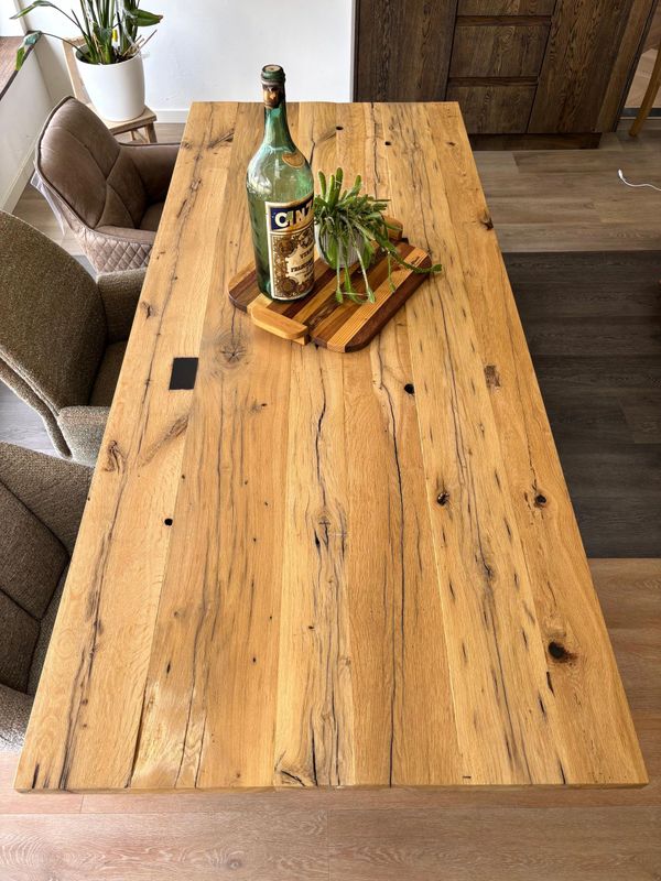 Blokhouten eettafel met onderstel matrix zwart Blokhouten eettafel met onderstel matrix zwart