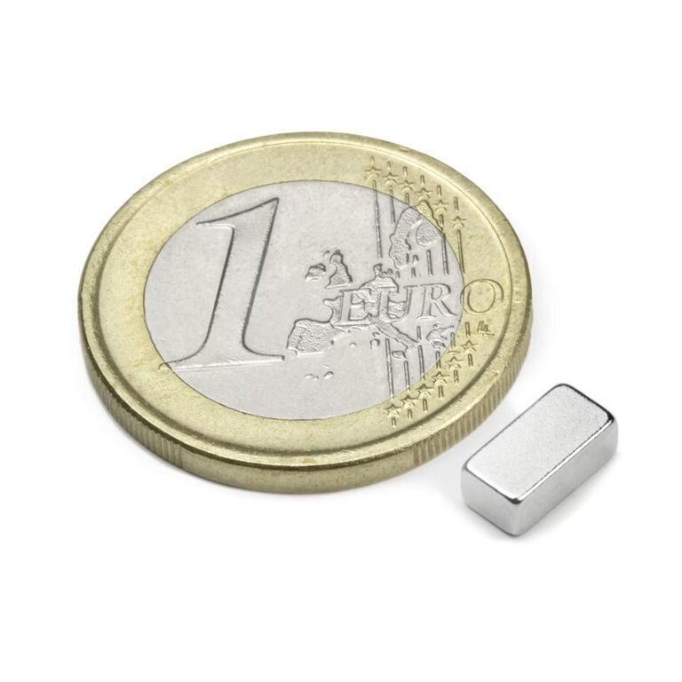 Block magnet 8 x 4 x 3 mm, holds C 900 g