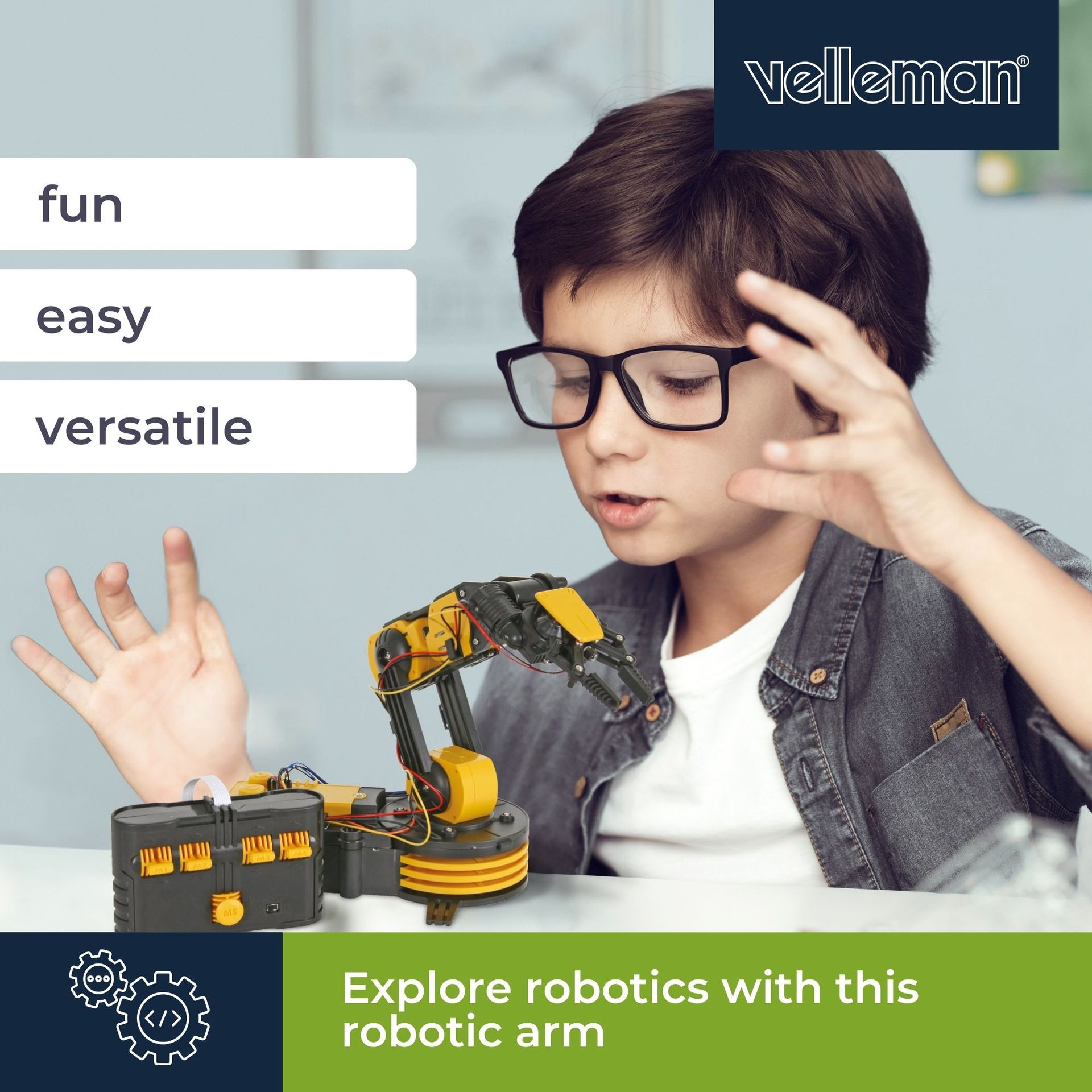 Educational robot arm with 5 motors, movable joints and LED light