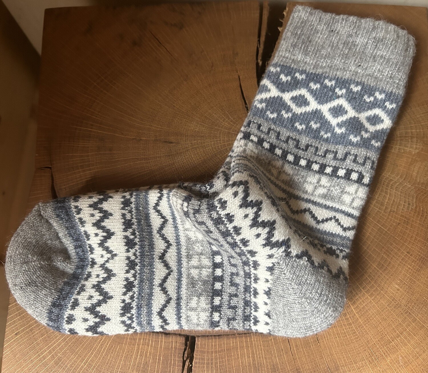 Alpakasocken „bunt“ hellgrau mit blau