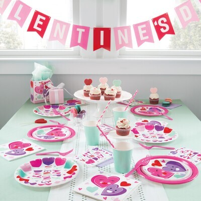 Smiling Hearts 7" Dessert Plates 8ct+