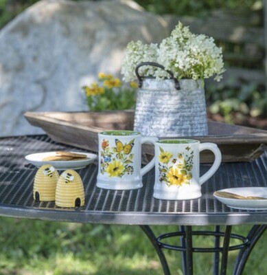 Beehive Salt and Pepper Shaker Set+