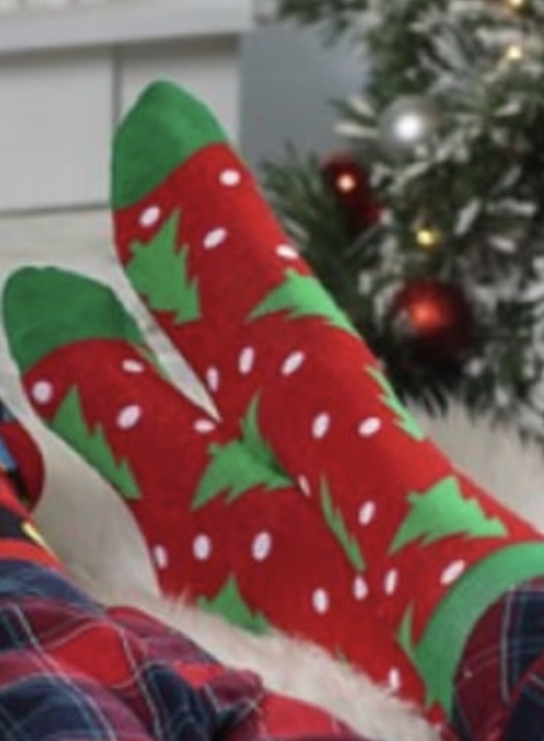 Merry Mistletoe Socks in Ornament+