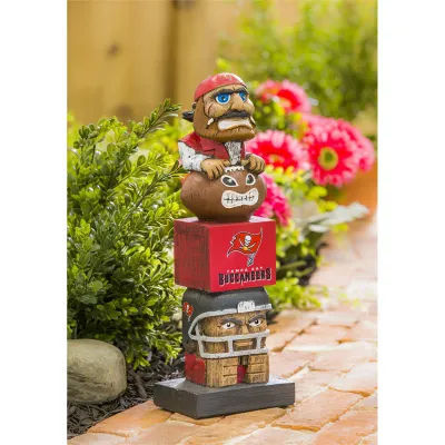 Team Garden Statue/ Tampa Bay Buccaneers+