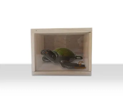 WOOD Marine Turtle Figurine+