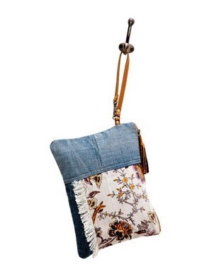 Ravish Pouch