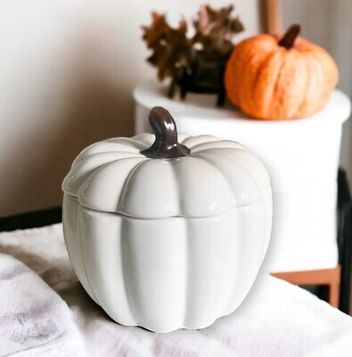 White Ceramic Pumpkin Candle - Cinnamon and Clove