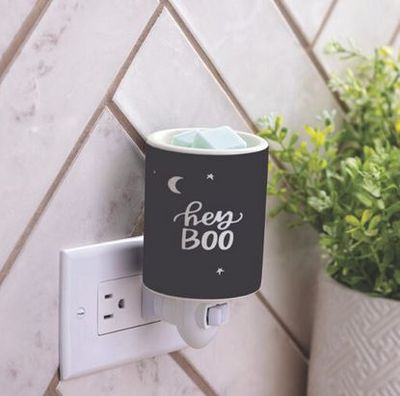 Pluggable Fragrance Warmer Hey Boo
