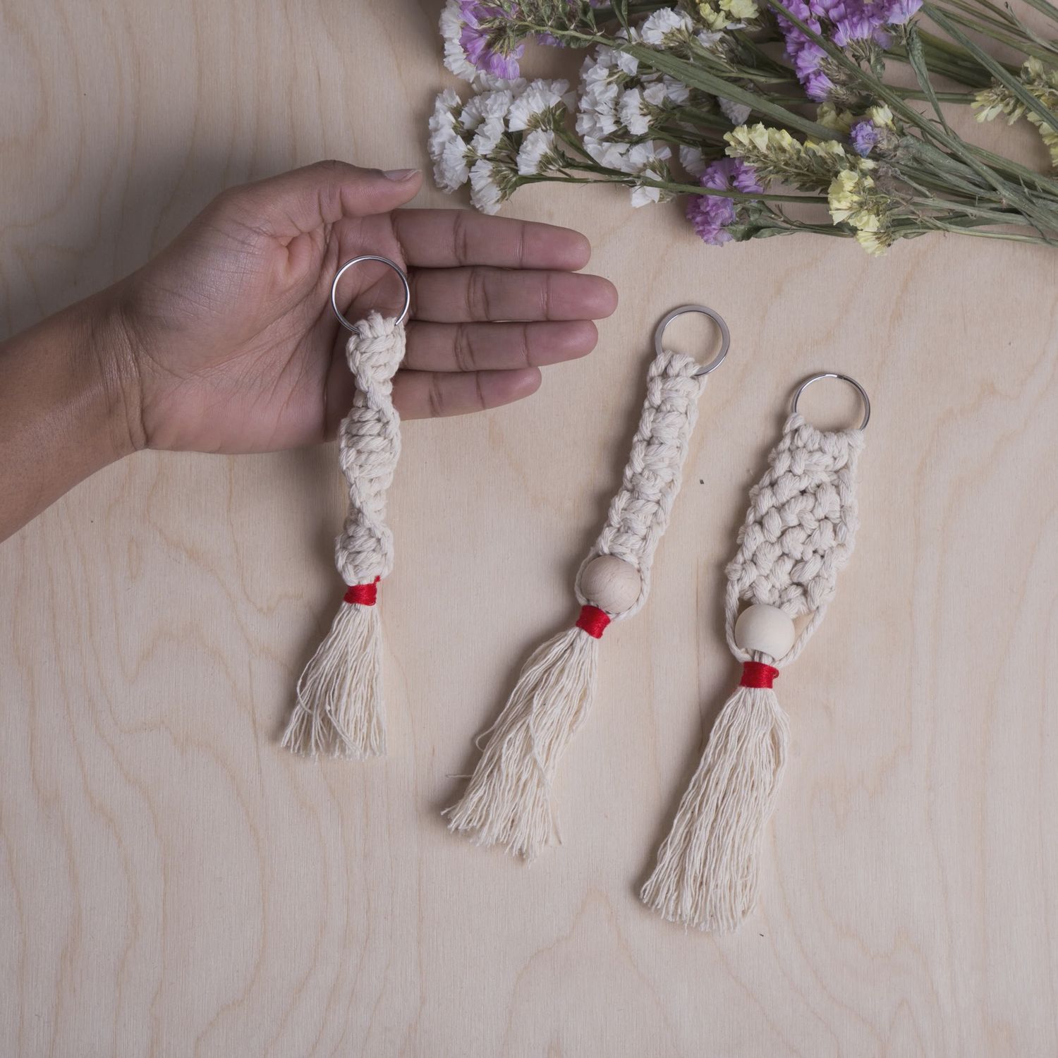 CRAFTERS MACRAME KEYCHAIN KIT