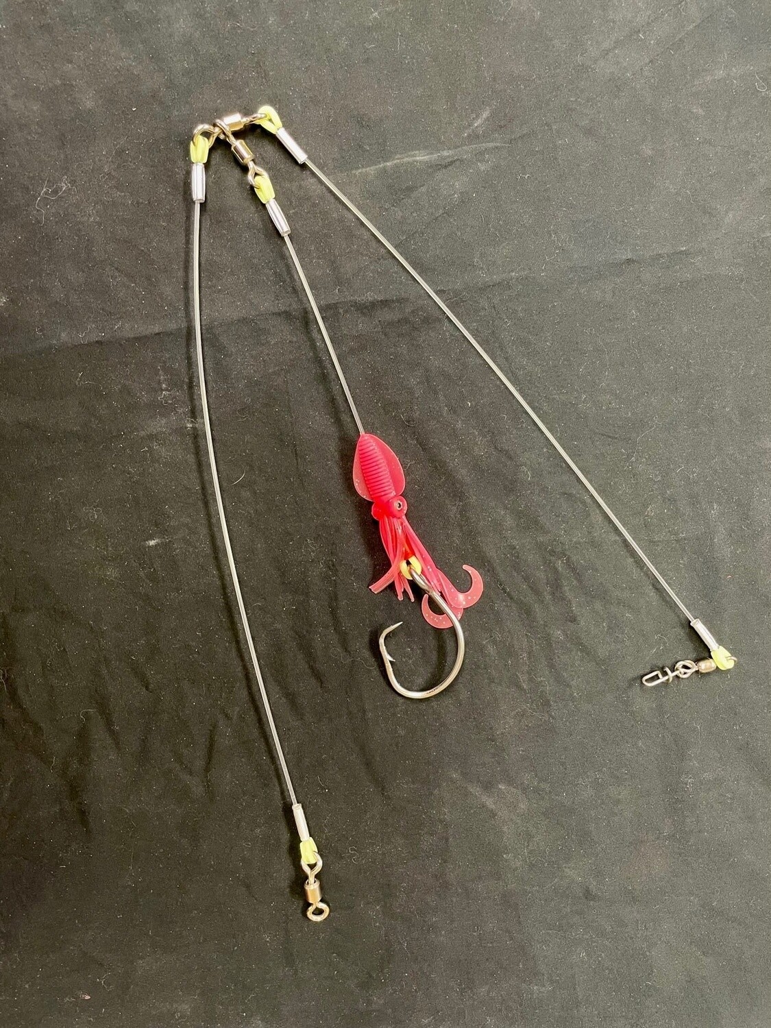 B&amp;J Halibut Single 3W Rig w/4.5&quot; Twin Tail Squid Skirt Pink 16/0