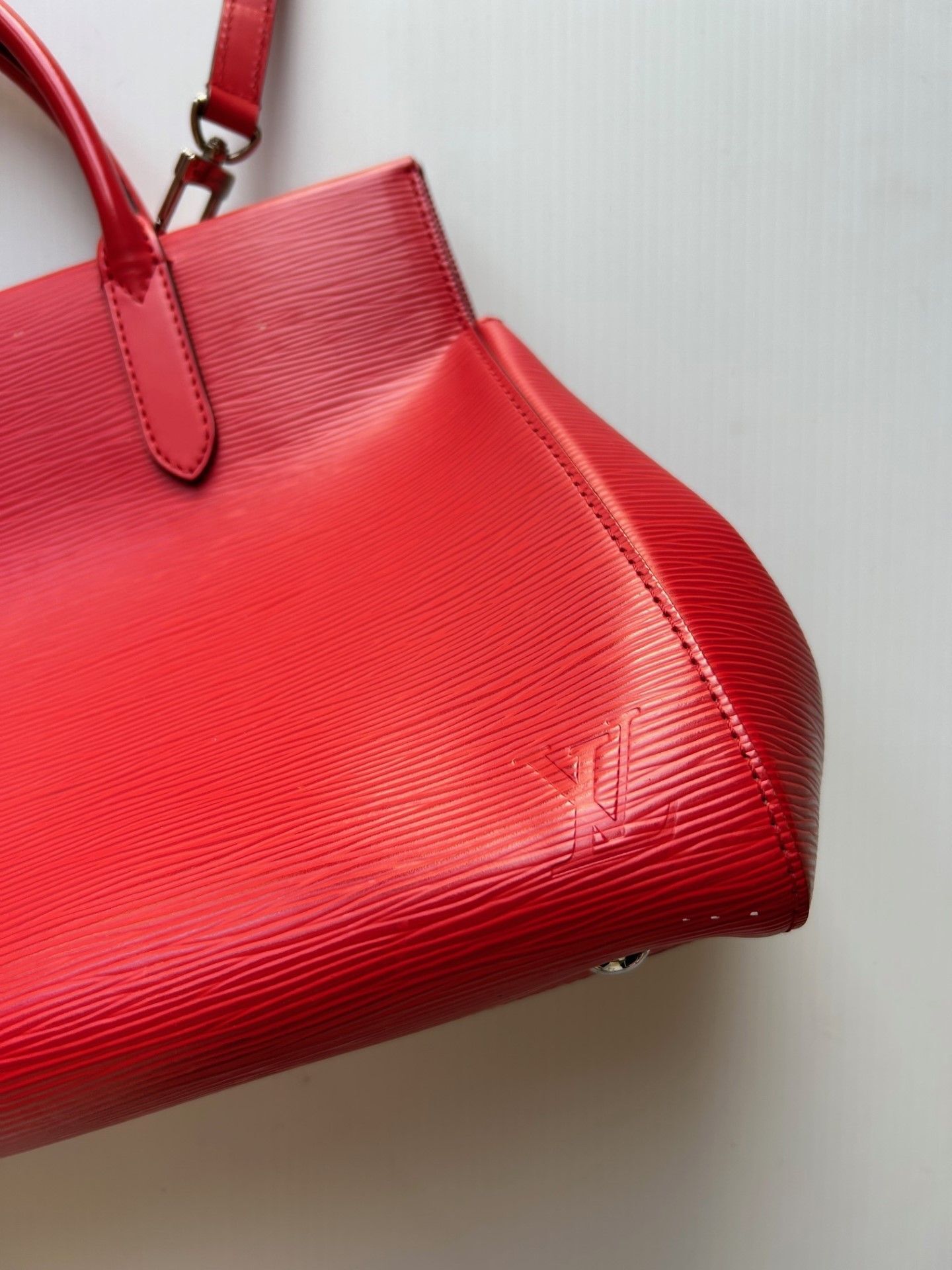 Louis Vuitton Marly Epi MM