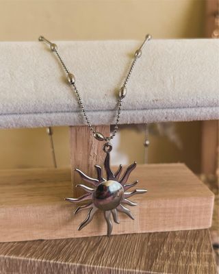 Collares